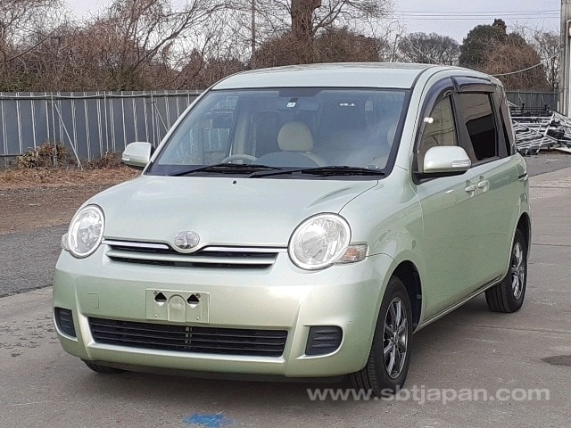 TOYOTA SIENTA 2006/8 X