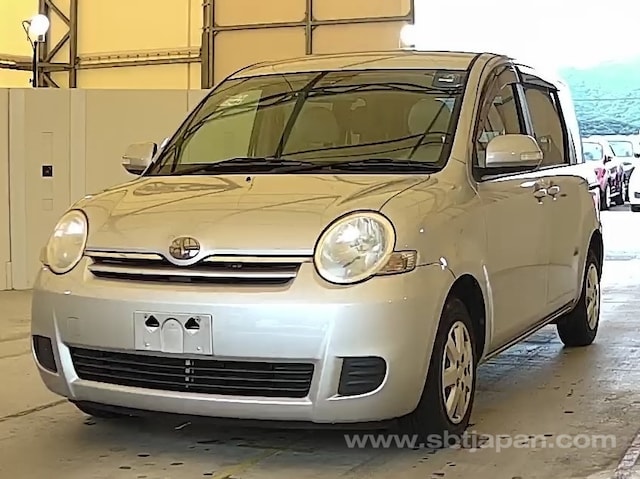 TOYOTA SIENTA 2008/9 G