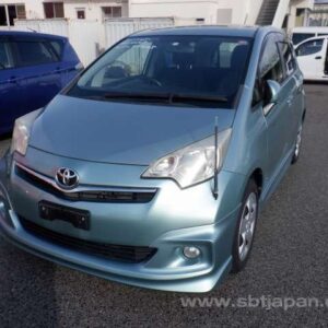 TOYOTA RACTIS 2012/3 X